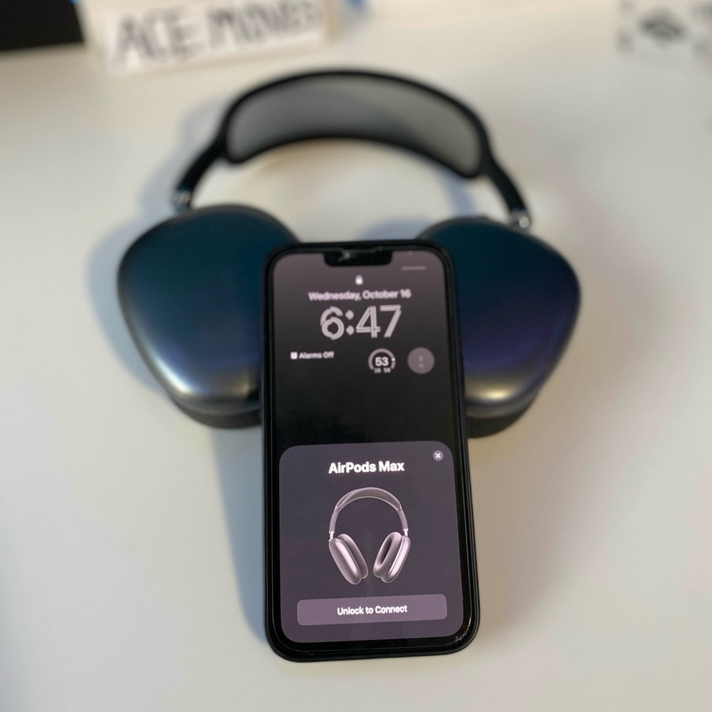 Apple AirPods Max in Gray and Black